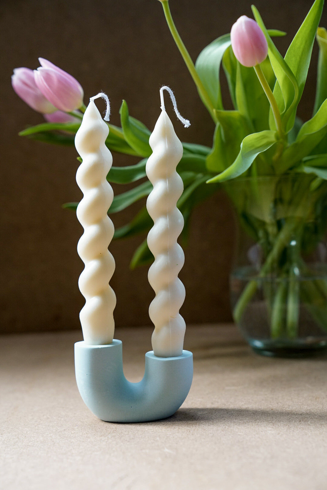 U Shape Candle Holder & 2x Twisted Candle Set