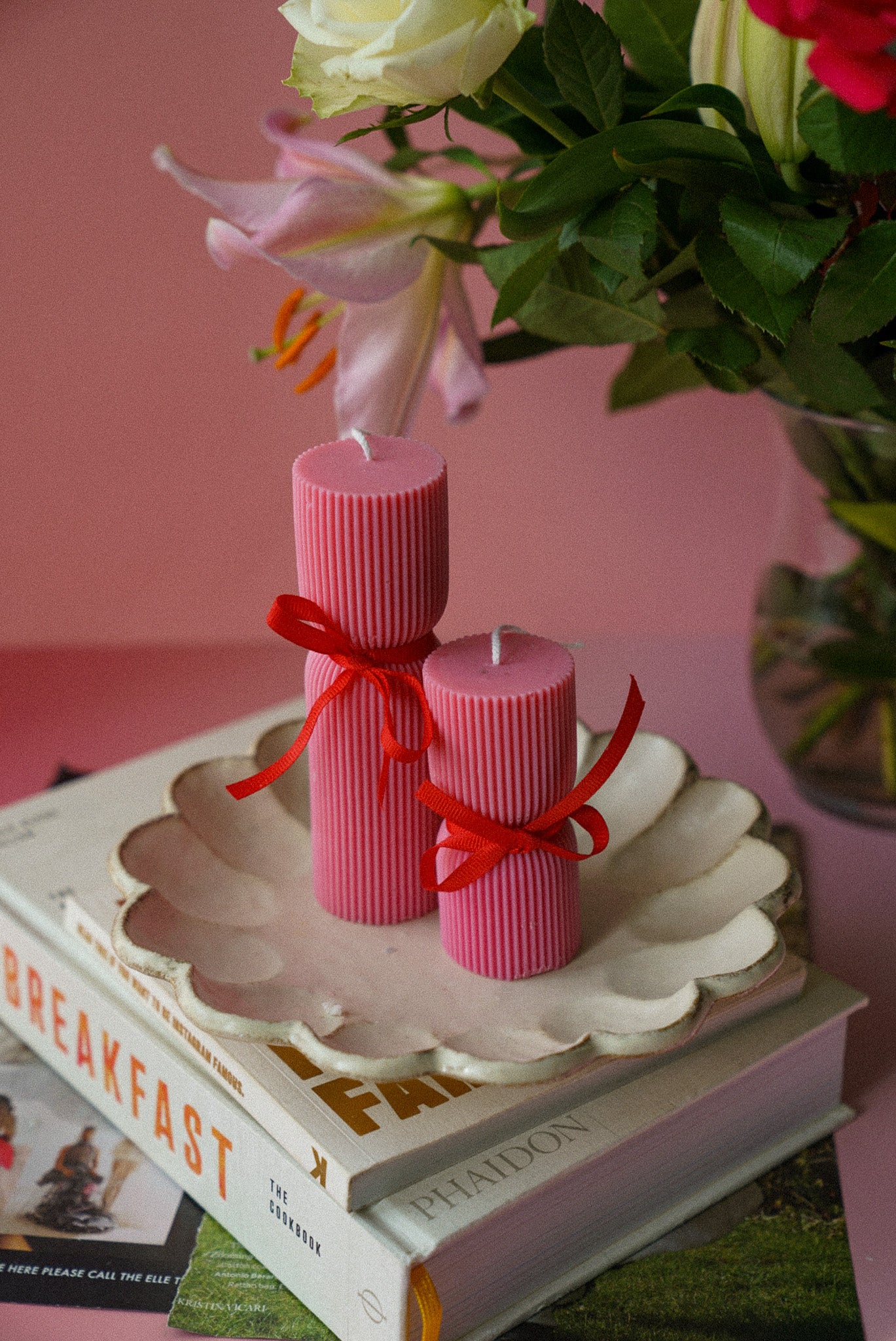 Hourglass Ribbed Candle Set