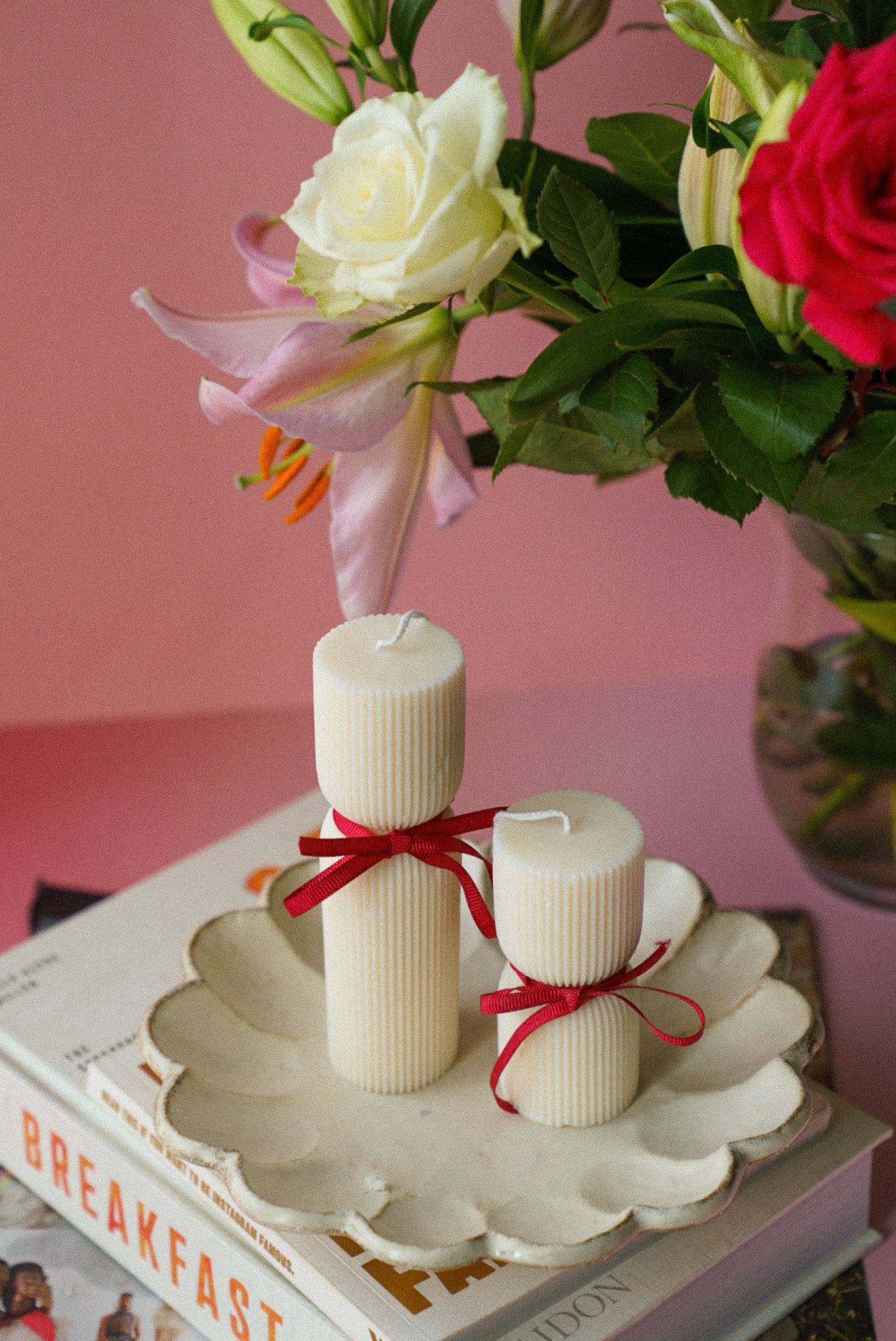 Hourglass Ribbed Candle Set