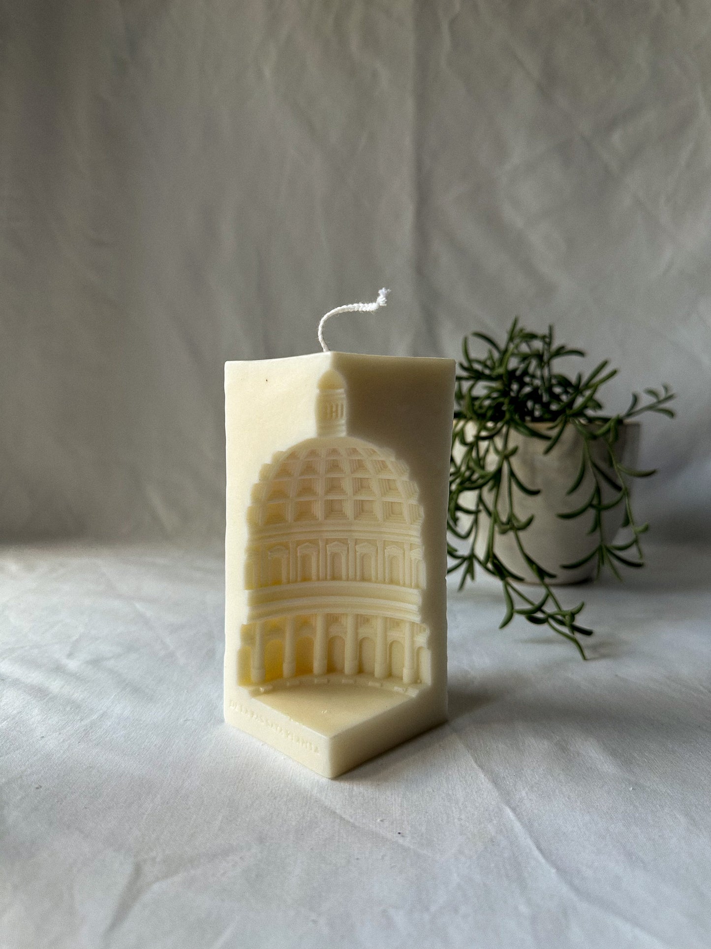 Rome Pantheon Capital Soy Candle