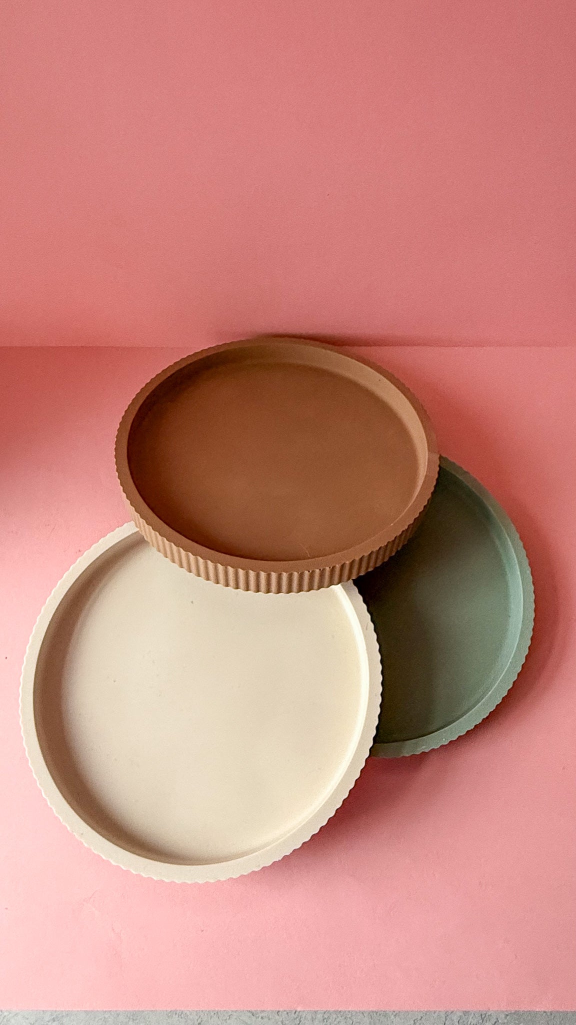 Large Ribbed Decorative Tray