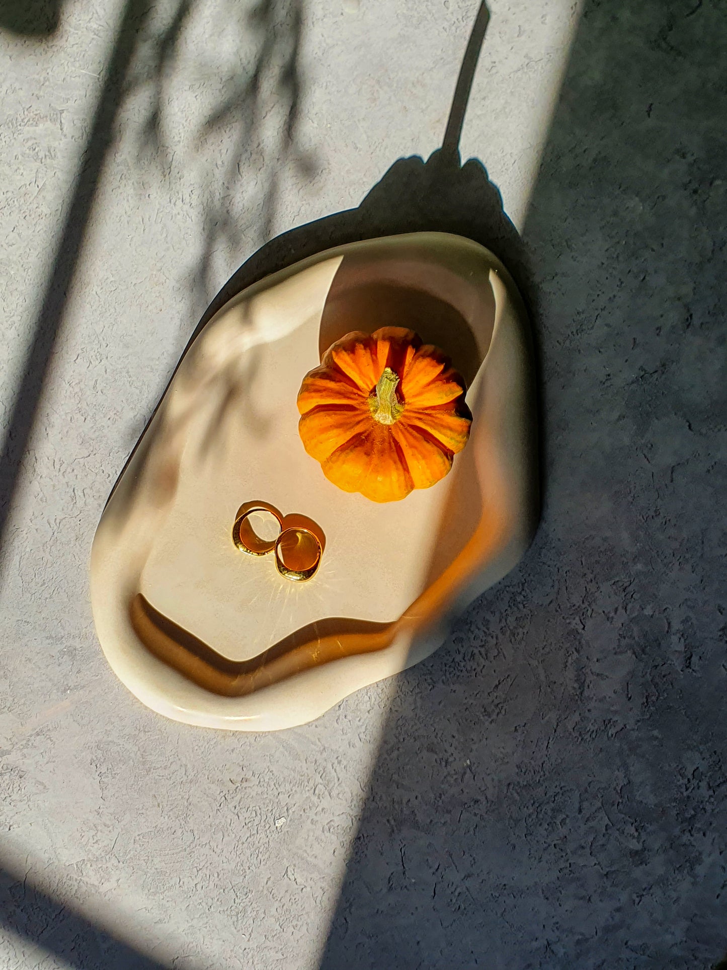 Curvy Jewellery Tray Holder