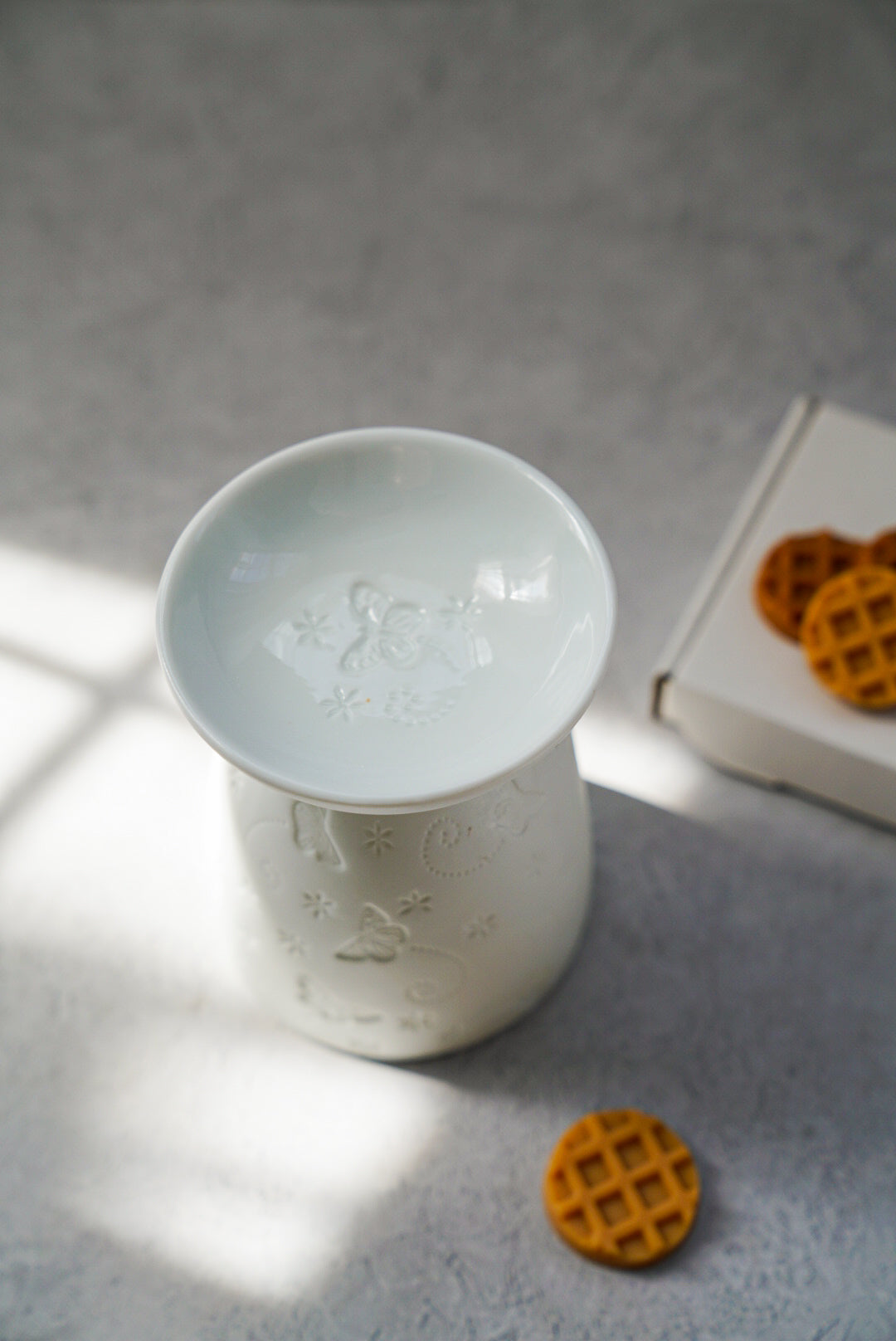 Butterfly Ceramic Wax Melter and Marshmallow Scented Waffle Shaped Wax Melt