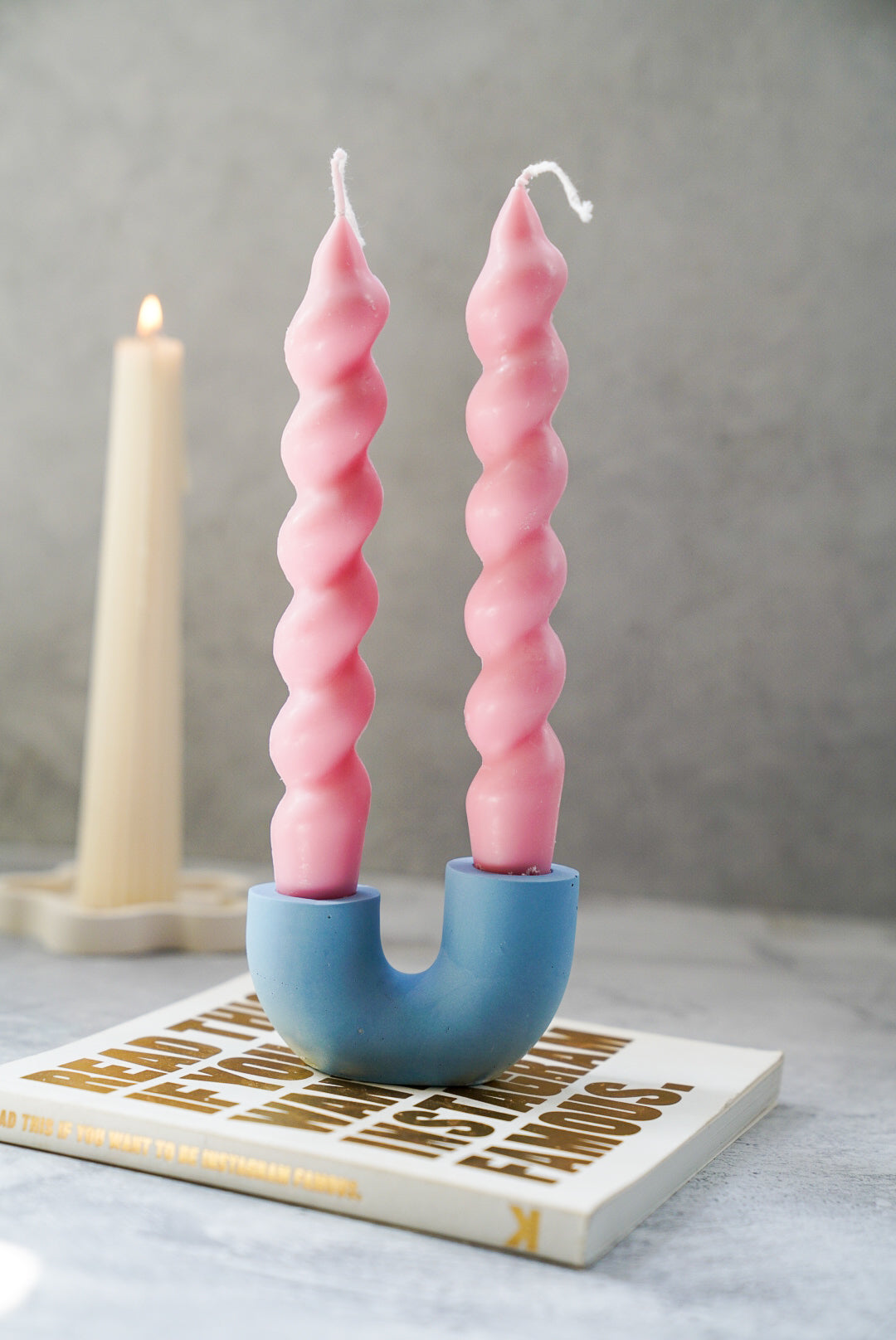 U Shape Candle Holder & 2x Twisted Candle Set