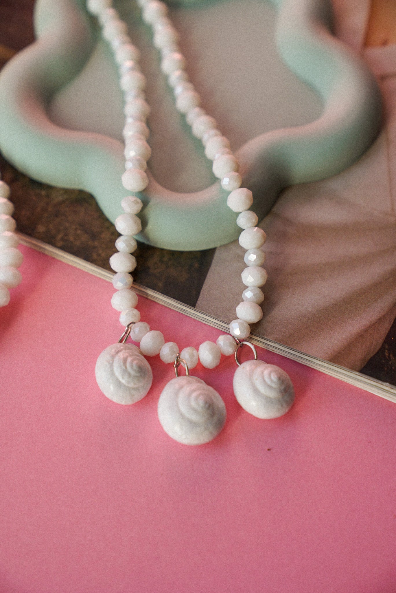 White Shell Necklace & Bracelet Set