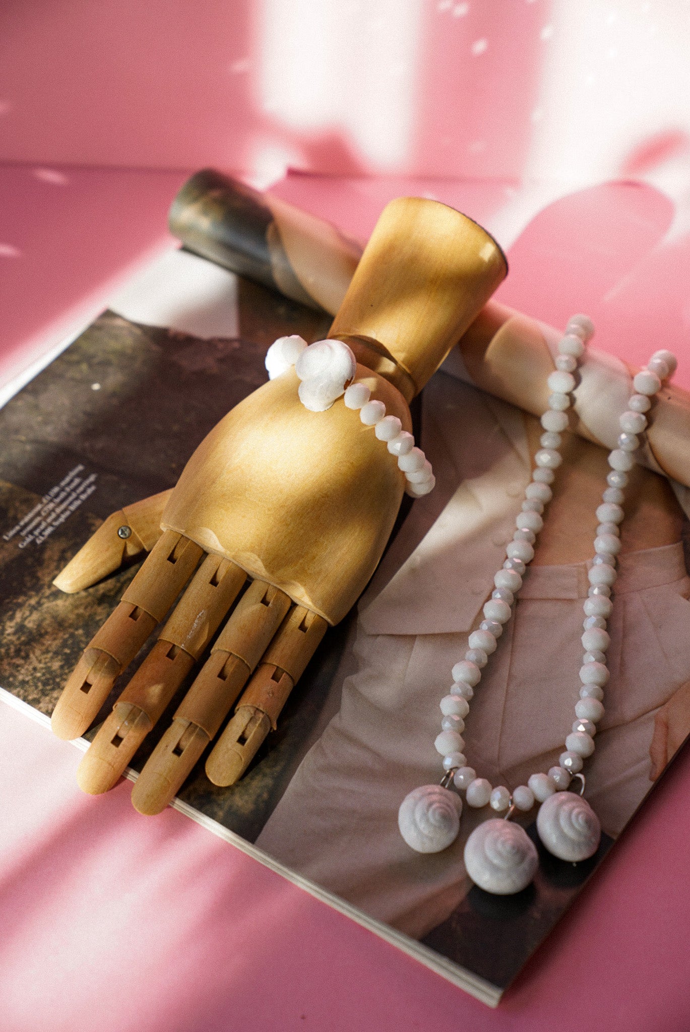 White Shell Necklace & Bracelet Set