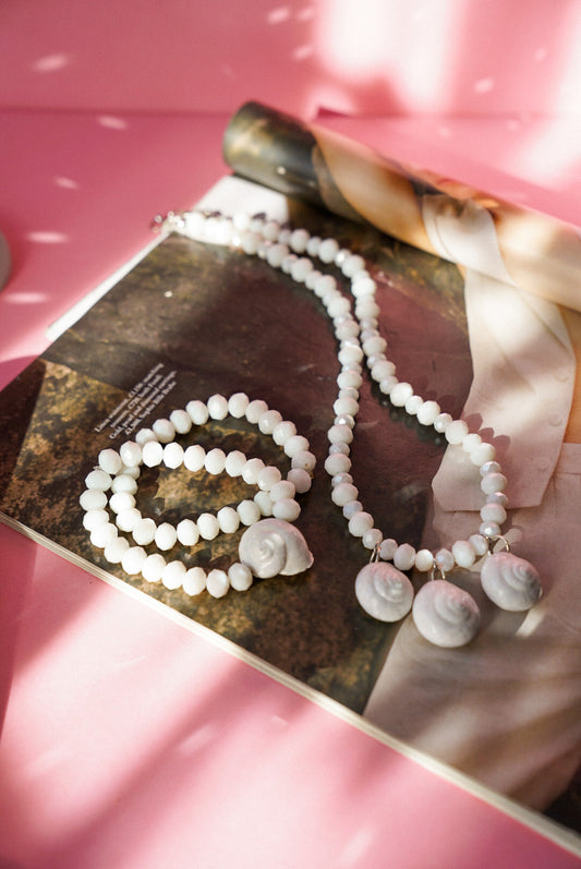 White Shell Necklace & Bracelet Set