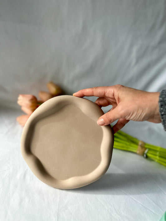 Holding latte colour Curvy Round Jewellery Tray